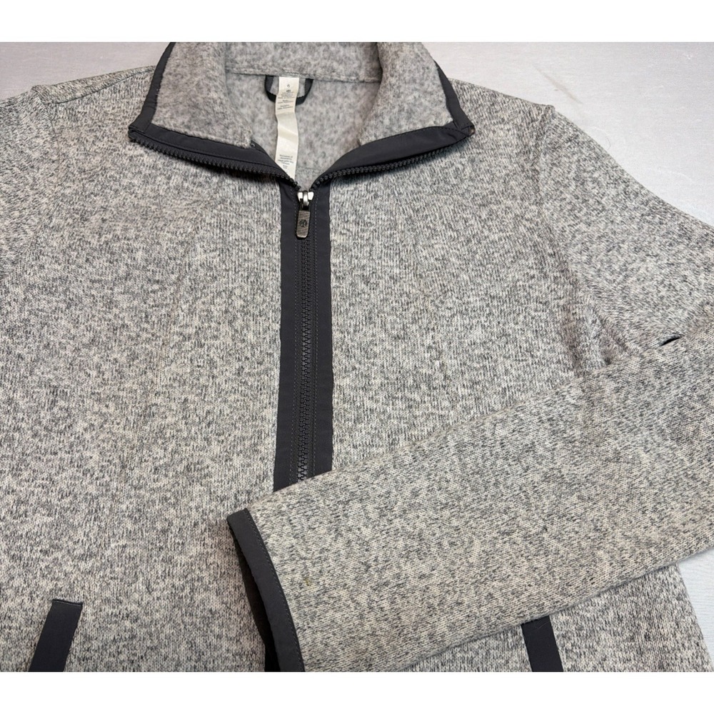 Lululemon Its Fleecing Cold Zip Up Jacket Womens 6 Heather White Dark Carbon
